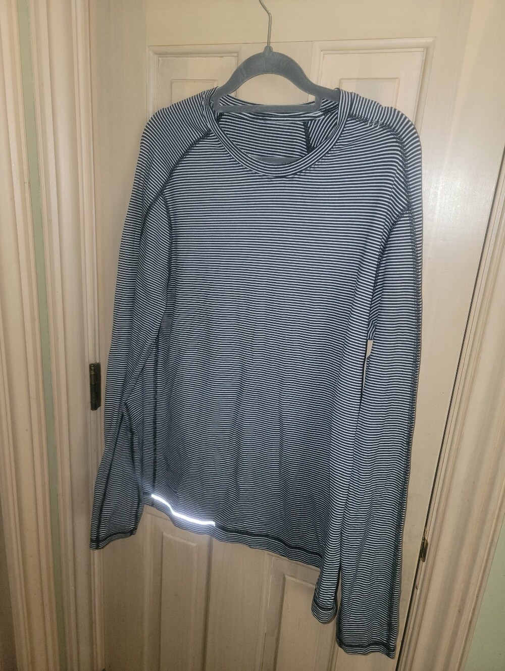 Mens Sz M Lululemon Athletic Black White Striped Surge Warm Crew Neck Shirt